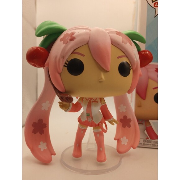 Funko POP! Sakura Miku Cherry Blossom 945 Hot Topic Exclusive Collectible Figur - Picture 16 of 16